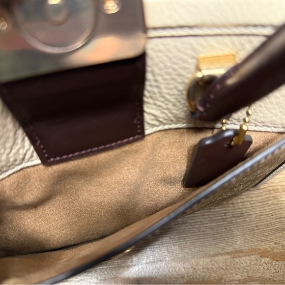 👜 Coach Rouge. Excellent condition! 🤎♥️💜🖤 - Picture 12 of 12